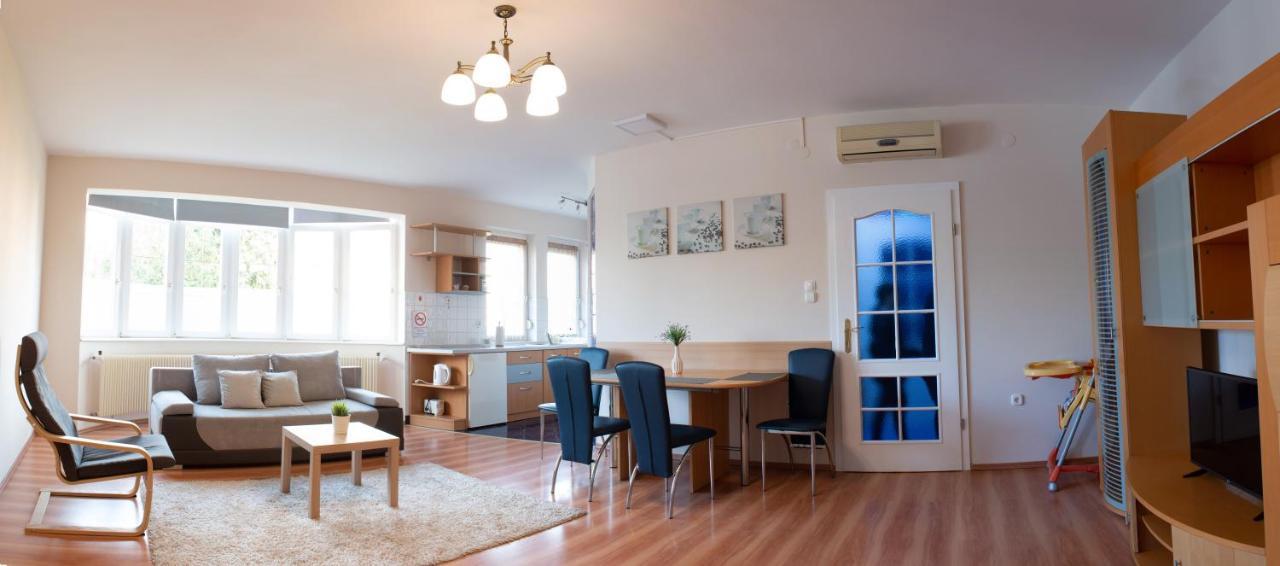 Titan Apartman Gyula Eksteriør billede