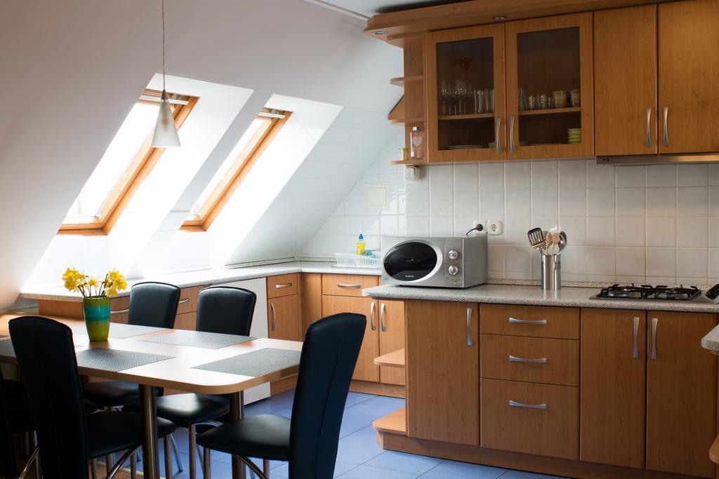 Titan Apartman Gyula Eksteriør billede