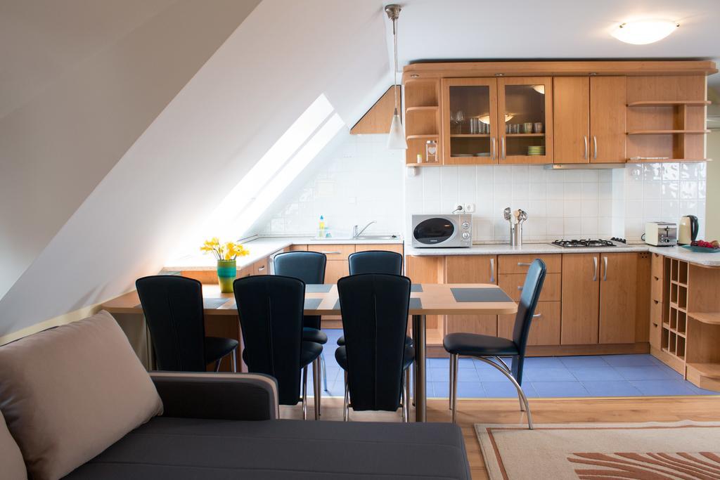 Titan Apartman Gyula Eksteriør billede